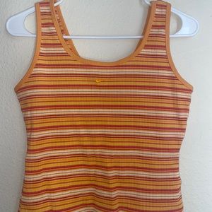 ✨Orange Nike tank✨